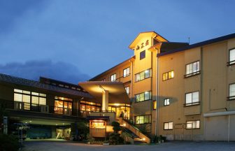 四季の宿　山三荘